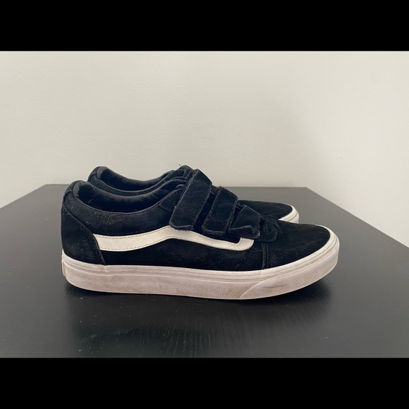 vans with three straps